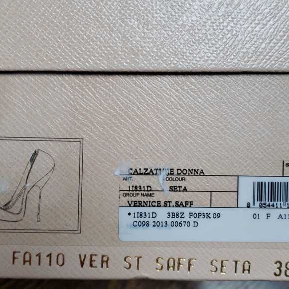 100% authentic Prada Heels - Picture 8 of 8